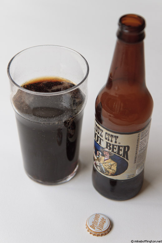 Sioux City Root Beer Poured